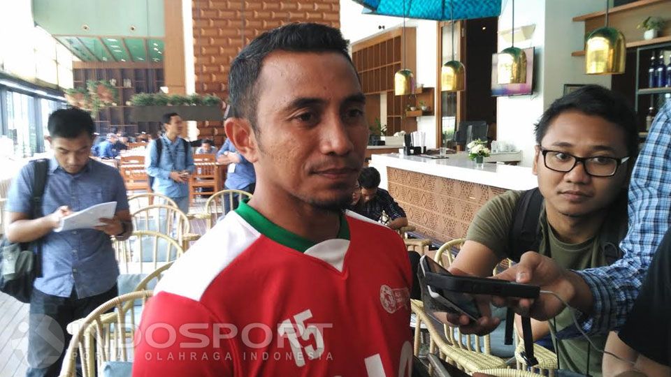 Mantan kapten timnas Indonesia, Firman Utina ditunjuk untuk tangani tim Sepakbola Mini. Copyright: © Petrus Manus Da Yerimon/INDOSPORT